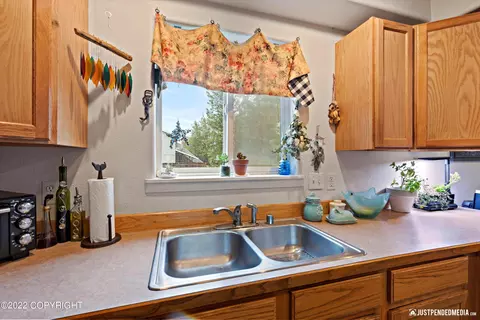 2031 E 75th Ave, Anchorage, AK 99507 photo 12