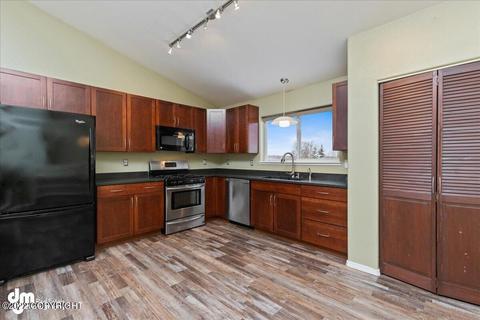 18661 Gibens Cir, Eagle River, AK 99577 photo 9