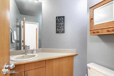 324 E Cook Ave, Anchorage, AK 99501 photo 13