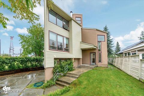 324 E Cook Ave, Anchorage, AK 99501 photo 3