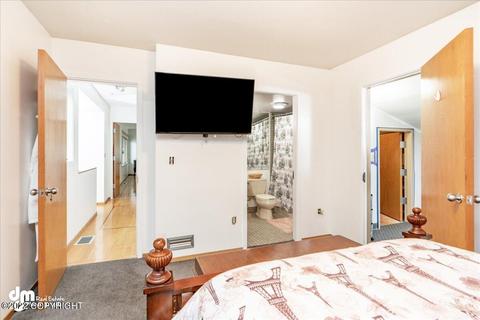 324 E Cook Ave, Anchorage, AK 99501 photo 23