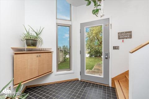 324 E Cook Ave, Anchorage, AK 99501 photo 4