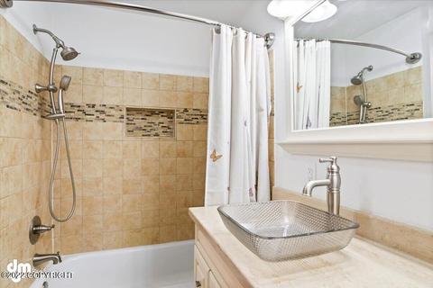 8221 E 20th Ave, Anchorage, AK 99504 photo 25