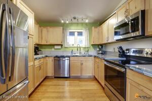 1042 E 10th Ave, Anchorage, AK 99501 photo 11