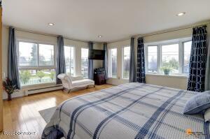 1042 E 10th Ave, Anchorage, AK 99501 photo 18