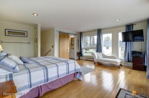 1042 E 10th Ave, Anchorage, AK 99501 photo 16