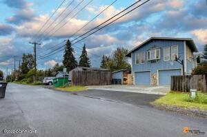 1042 E 10th Ave, Anchorage, AK 99501 photo 3
