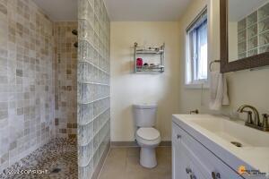 1042 E 10th Ave, Anchorage, AK 99501 photo 19