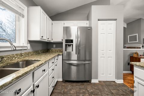 9308 Hall Cir, Eagle River, AK 99577 photo 17
