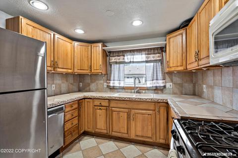 2420 E 27th Ave, Anchorage, AK 99508 photo 11