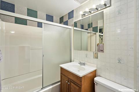 2420 E 27th Ave, Anchorage, AK 99508 photo 18