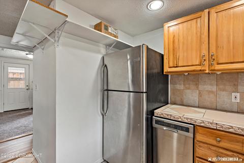 2420 E 27th Ave, Anchorage, AK 99508 photo 14