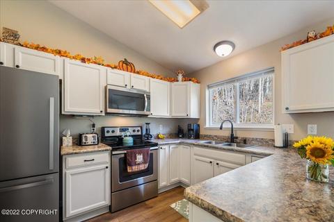19015 Danny Dr, Eagle River, AK 99577 photo 3