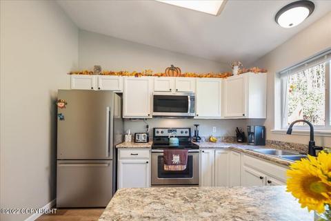 19015 Danny Dr, Eagle River, AK 99577 photo 5