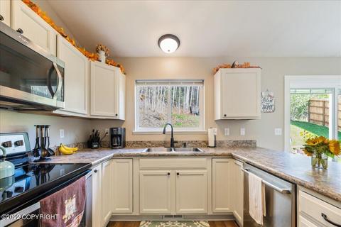 19015 Danny Dr, Eagle River, AK 99577 photo 4
