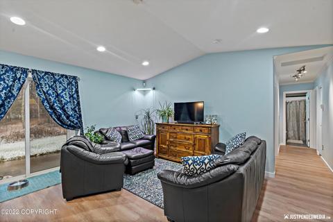 660 E Agate Ln, Wasilla, AK 99654 photo 6