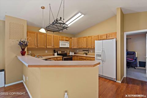 17933 Chardonnay Cir, Eagle River, AK 99577 photo 9