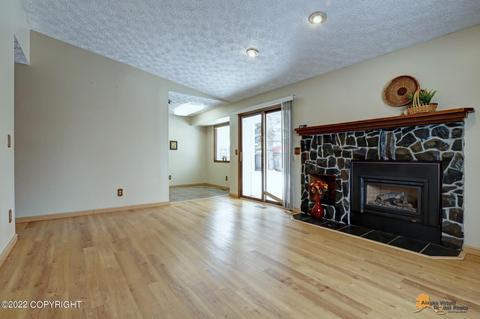 12624 Crested Butte Dr, Eagle River, AK 99577 photo 4