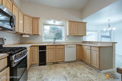 2802 Seafarer Loop, Anchorage, AK 99516 photo 10