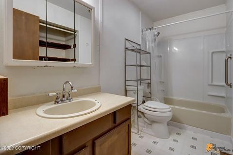 7805 Chaimi Loop, Anchorage, AK 99504 photo 11