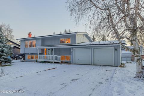 2910 Wiley Post Ave, Anchorage, AK 99517 photo 1