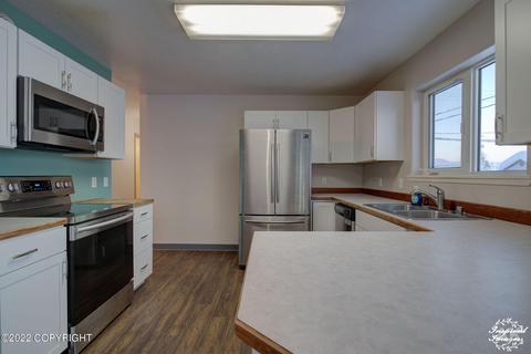 802 Minuteman Loop, North Pole, AK 99705 photo 3