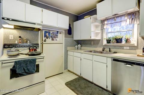 5930 E 34th Ave, Anchorage, AK 99504 photo 16