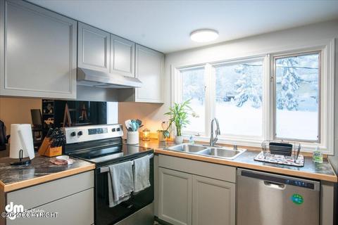 19126 First St, Eagle River, AK 99577 photo 5