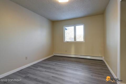 3504 E 17th Ave, Anchorage, AK 99508 photo 6