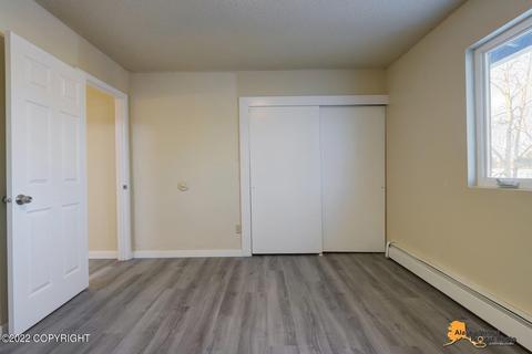 3504 E 17th Ave, Anchorage, AK 99508 photo 5