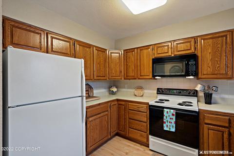 3351 Wiley Post Loop, Anchorage, AK 99517 photo 6