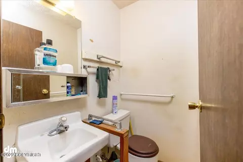 6611 E 10th Ave, Anchorage, AK 99504 photo 11