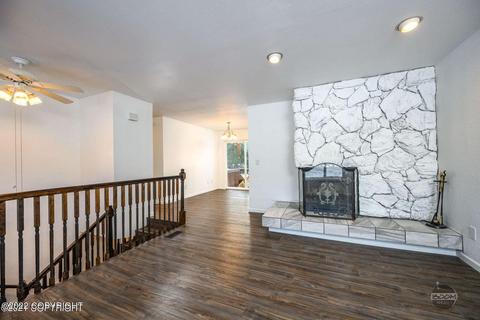 10050 Wren Ln, Eagle River, AK 99577 photo 10