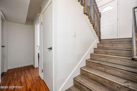 10050 Wren Ln, Eagle River, AK 99577 photo 8