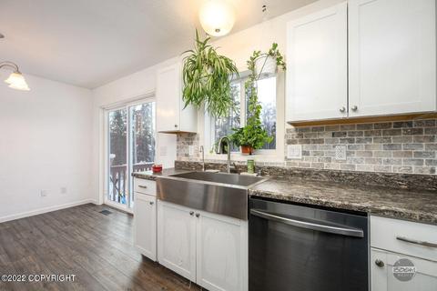 10050 Wren Ln, Eagle River, AK 99577 photo 13