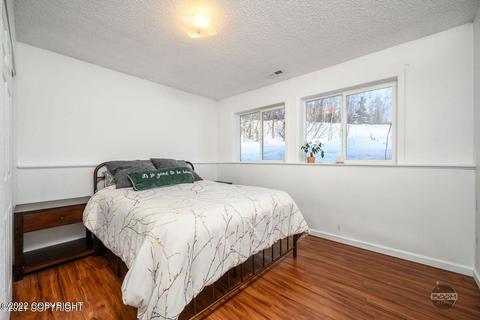 10050 Wren Ln, Eagle River, AK 99577 photo 24