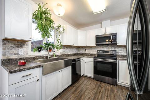 10050 Wren Ln, Eagle River, AK 99577 photo 15