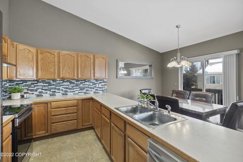 202 E 45th Ave # 18, Anchorage, AK 99503 photo 8