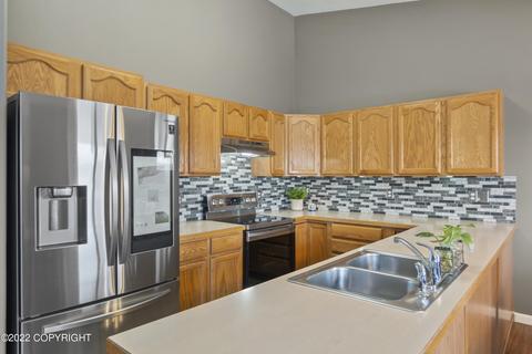 202 E 45th Ave # 18, Anchorage, AK 99503 photo 5