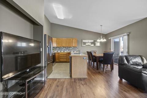 202 E 45th Ave # 18, Anchorage, AK 99503 photo 4