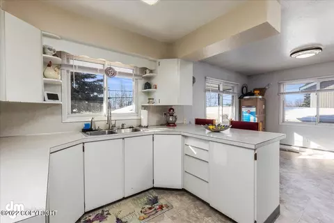 8012 E 4th Ave, Anchorage, AK 99504 photo 27