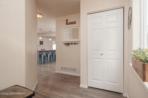 9055 Eagle River Ln, Eagle River, AK 99577 photo 2