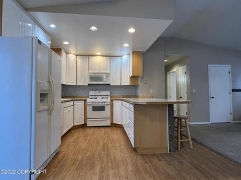 18547 Man O War Rd, Eagle River, AK 99577 photo 5