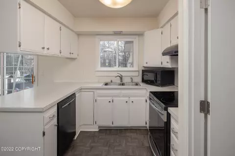 1512 Cara Loop, Anchorage, AK 99515 photo 2