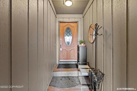 7823 Highlander Dr, Anchorage, AK 99518 photo 4