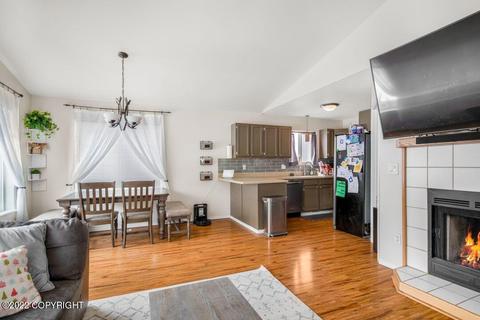 8852 Cross Pointe Loop, Anchorage, AK 99504 photo 6