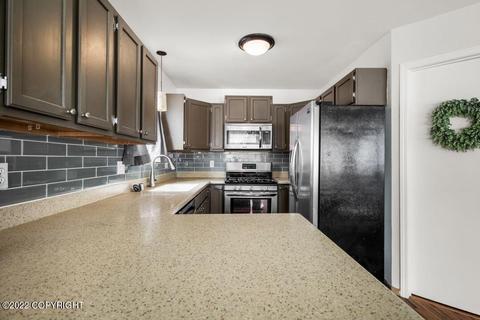 8852 Cross Pointe Loop, Anchorage, AK 99504 photo 9