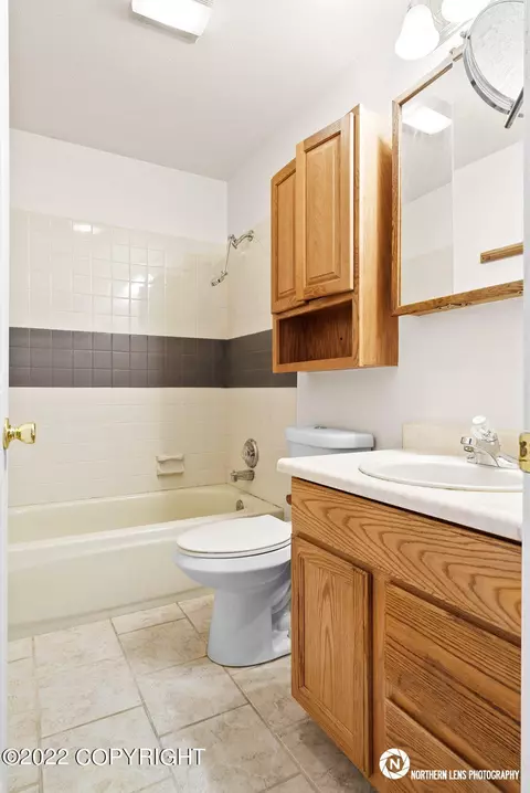 528 State St, Anchorage, AK 99504 photo 5
