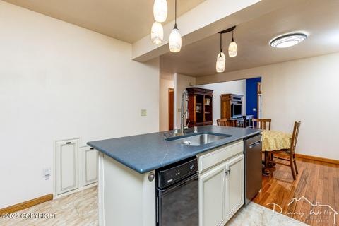 1815 Parkside Dr, Anchorage, AK 99501 photo 9