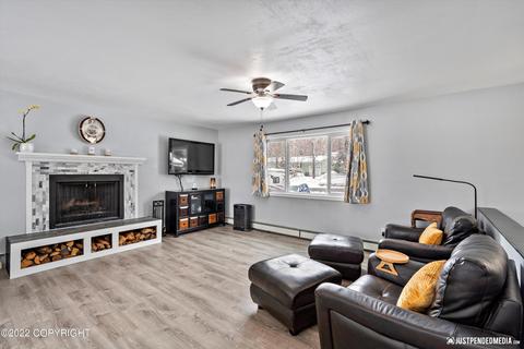 11508 Upper Sunny Cir, Eagle River, AK 99577 photo 3